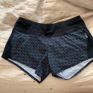 Oiselle Roga running shorts